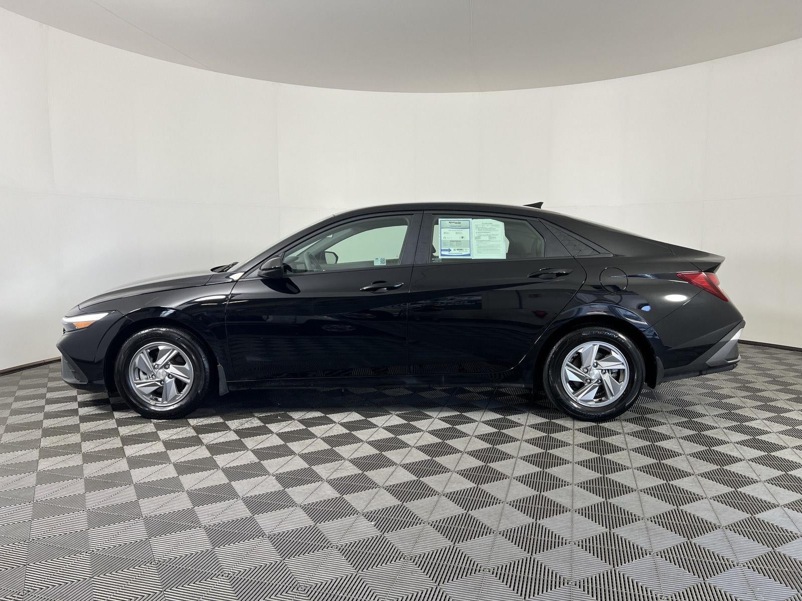 2024 Hyundai Elantra SE