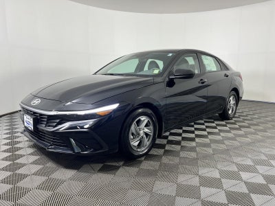 2024 Hyundai Elantra SE
