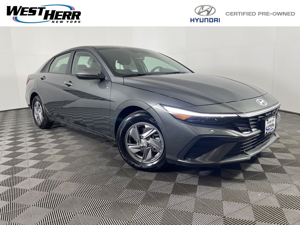 2025 Hyundai Elantra SE