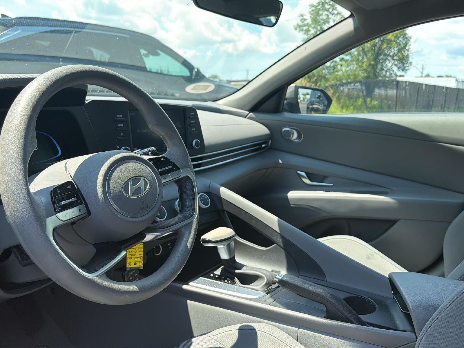 2024 Hyundai Elantra SE