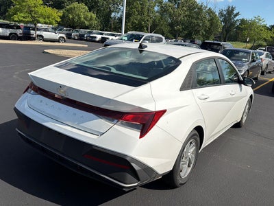 2025 Hyundai Elantra SE