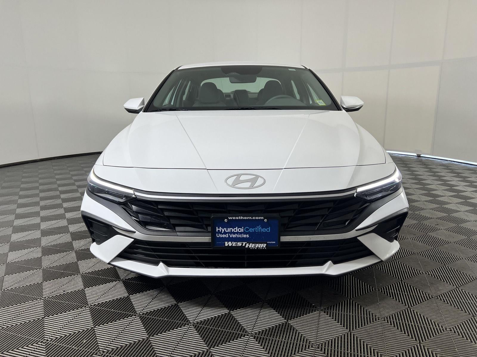 2025 Hyundai Elantra SE