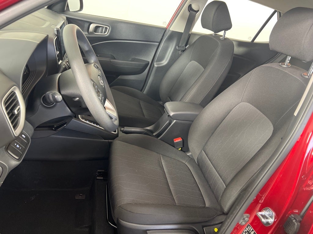 2025 Hyundai Venue SE