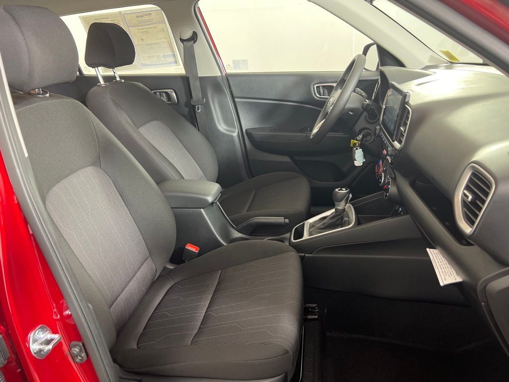 2025 Hyundai Venue SE