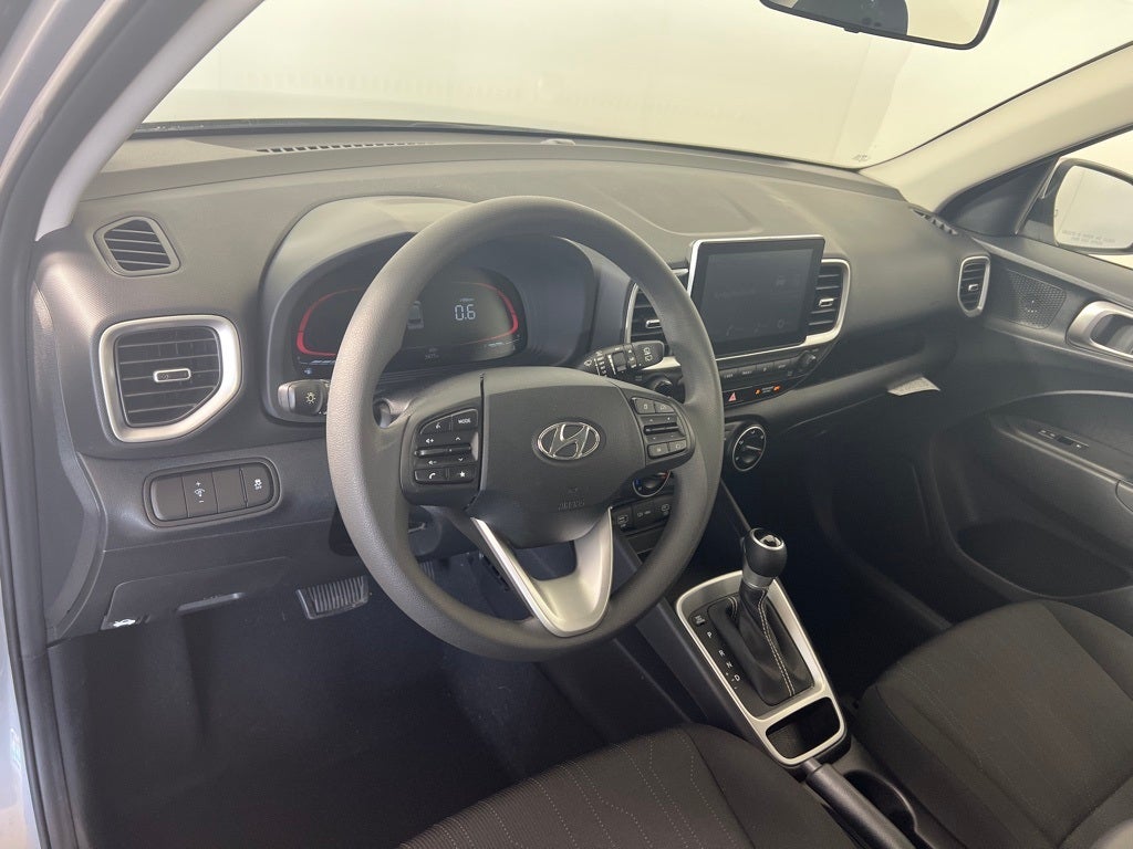 2025 Hyundai Venue SE