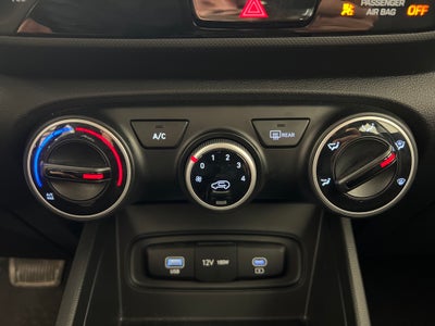 2025 Hyundai Venue SE