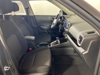 2025 Hyundai Venue SE