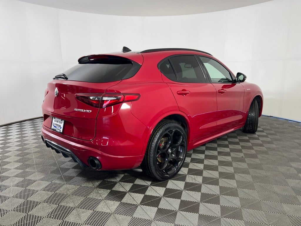 2022 Alfa Romeo Stelvio Veloce