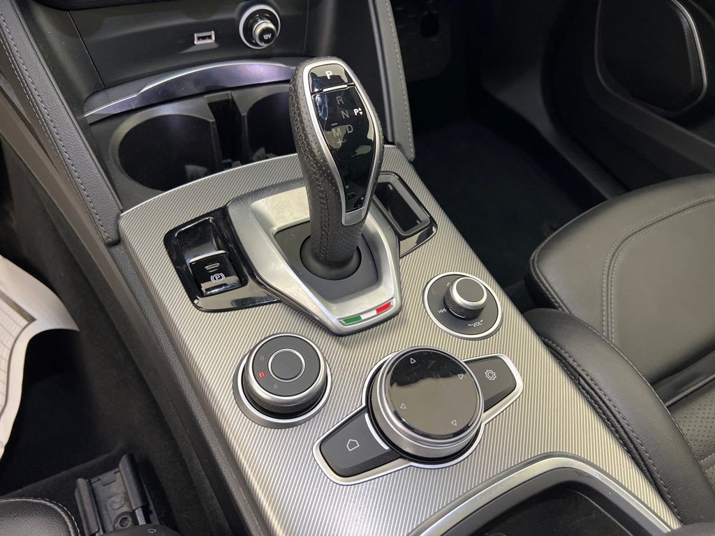 2022 Alfa Romeo Stelvio Veloce