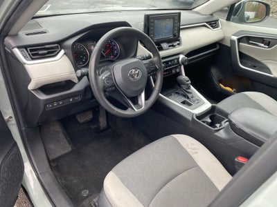2020 Toyota RAV4 XLE