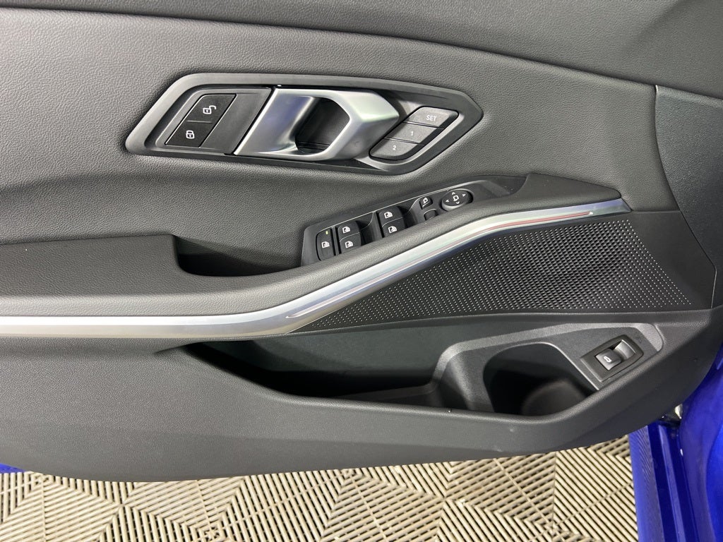 2025 BMW 3 Series 330i xDrive