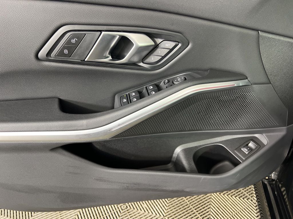 2025 BMW 3 Series 330i xDrive