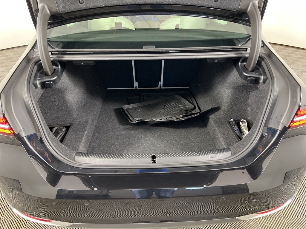 2025 BMW 5 Series 530i xDrive