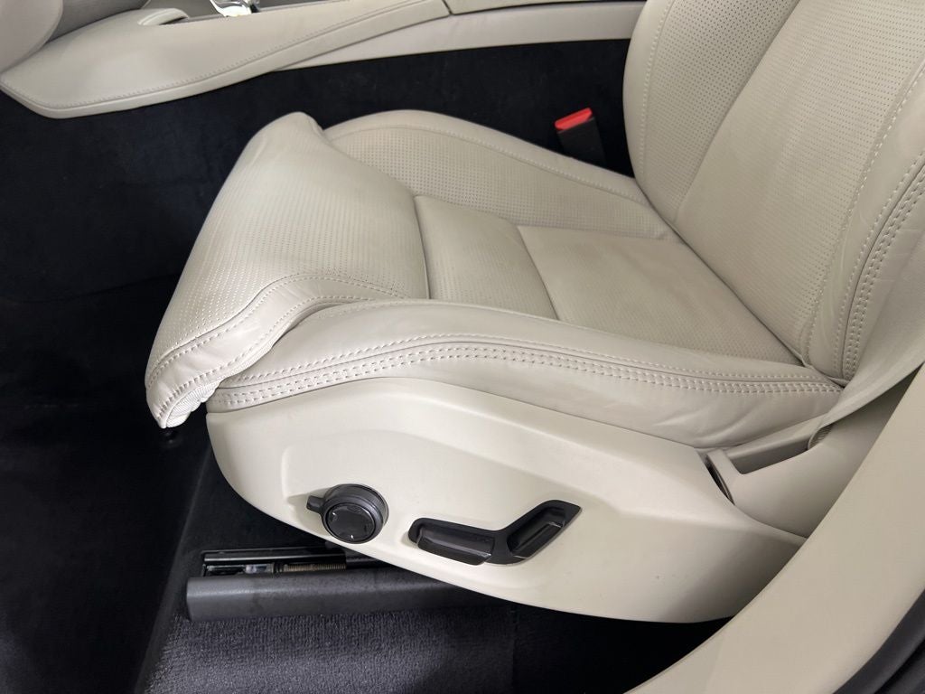 2025 Volvo XC90 B6 Ultra