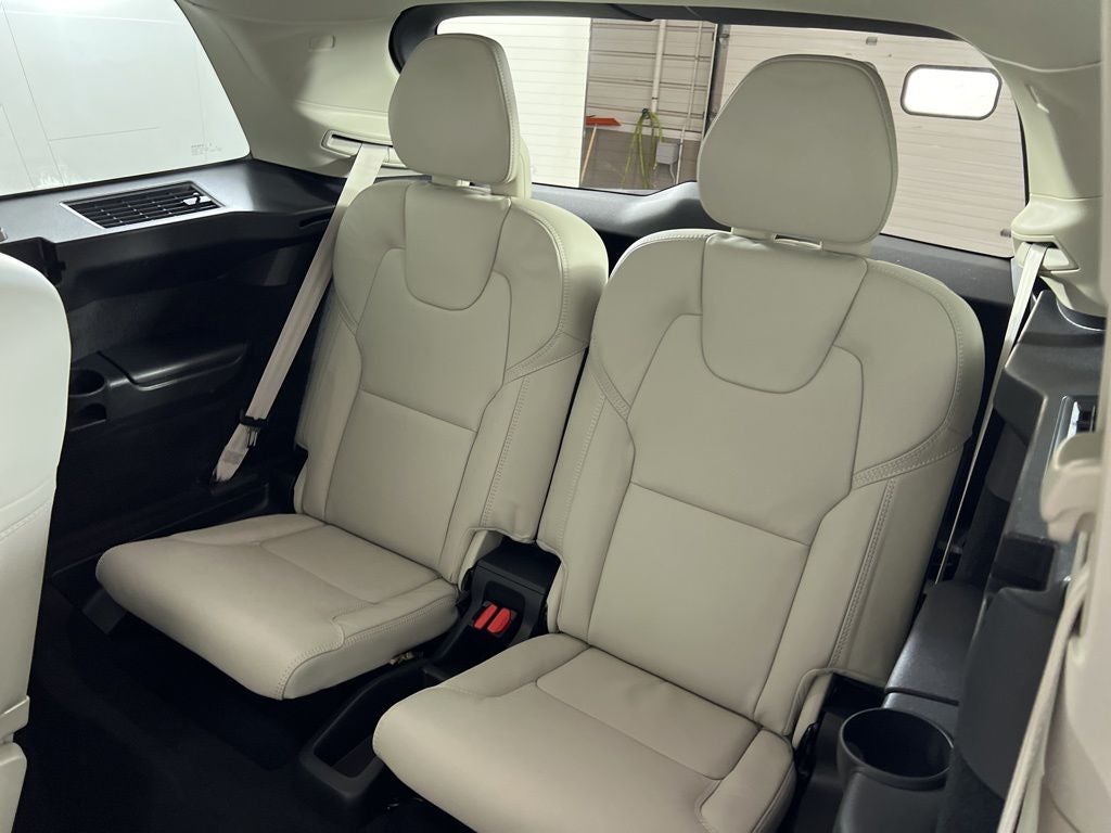 2025 Volvo XC90 B6 Ultra