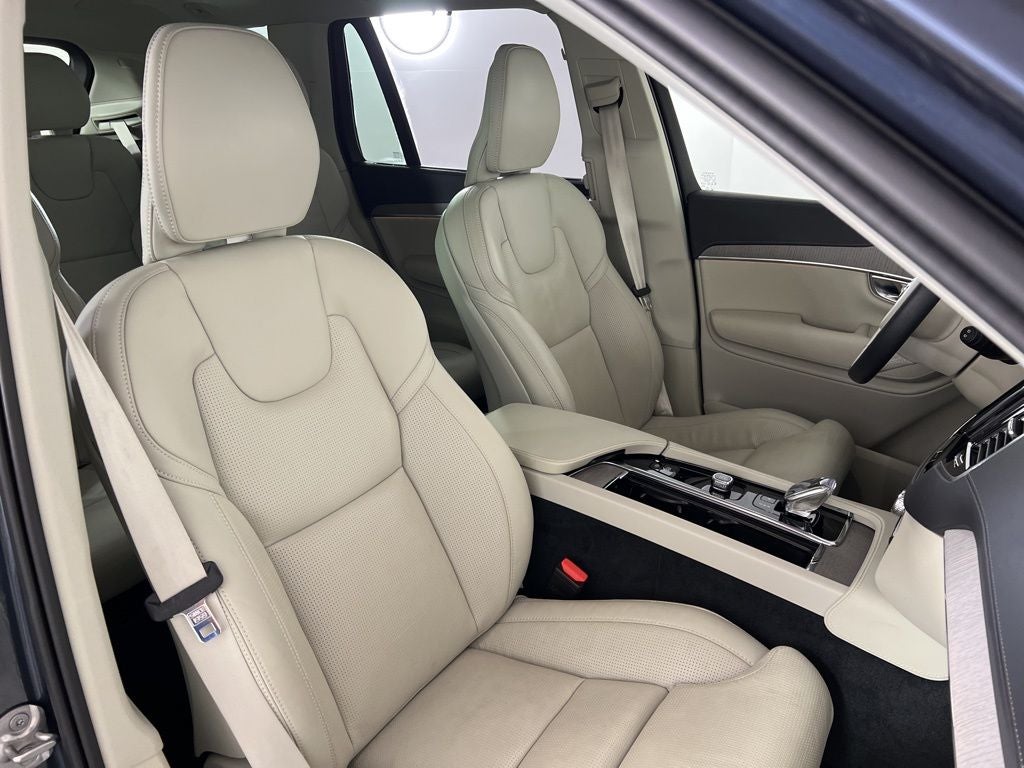 2025 Volvo XC90 B6 Ultra