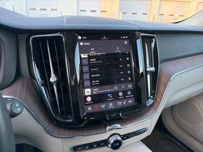 2022 Volvo XC60 B5 Momentum