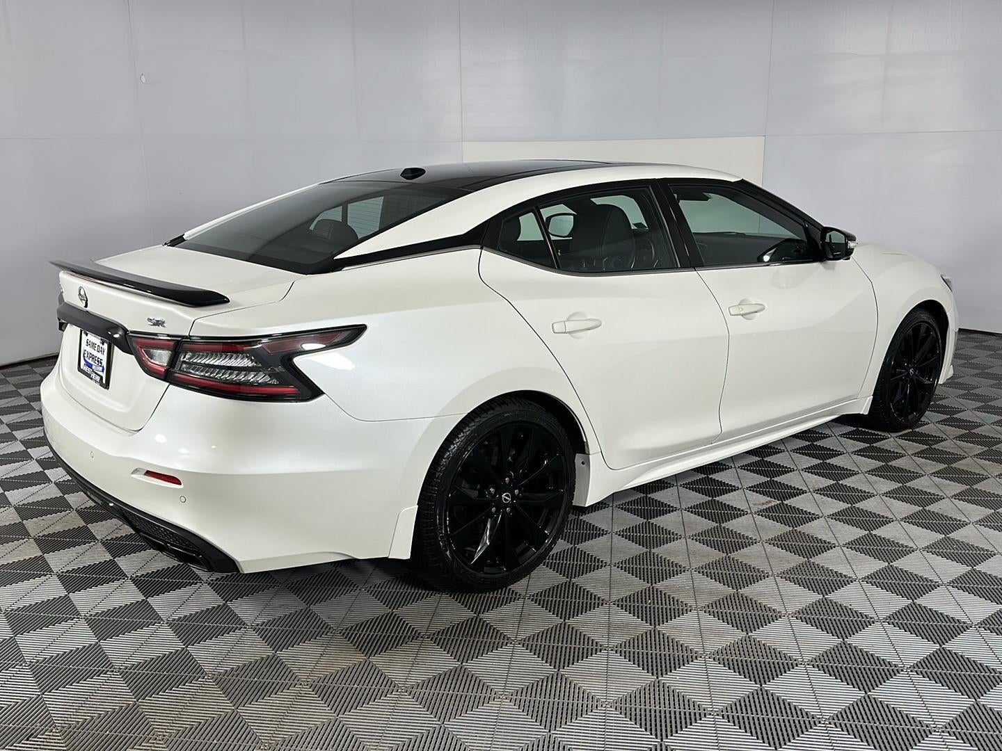 2023 Nissan Maxima SR