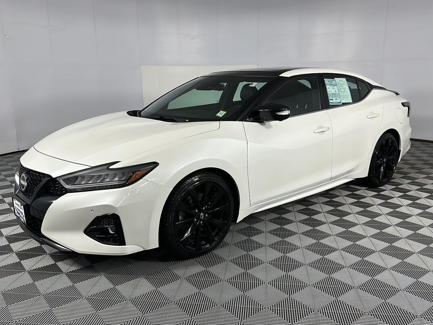 2023 Nissan Maxima SR