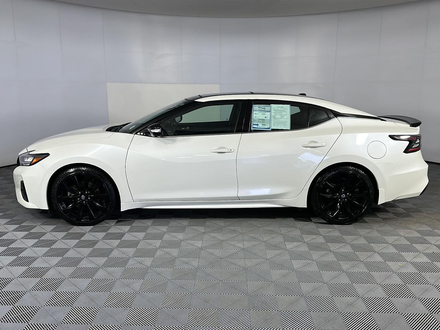 2023 Nissan Maxima SR