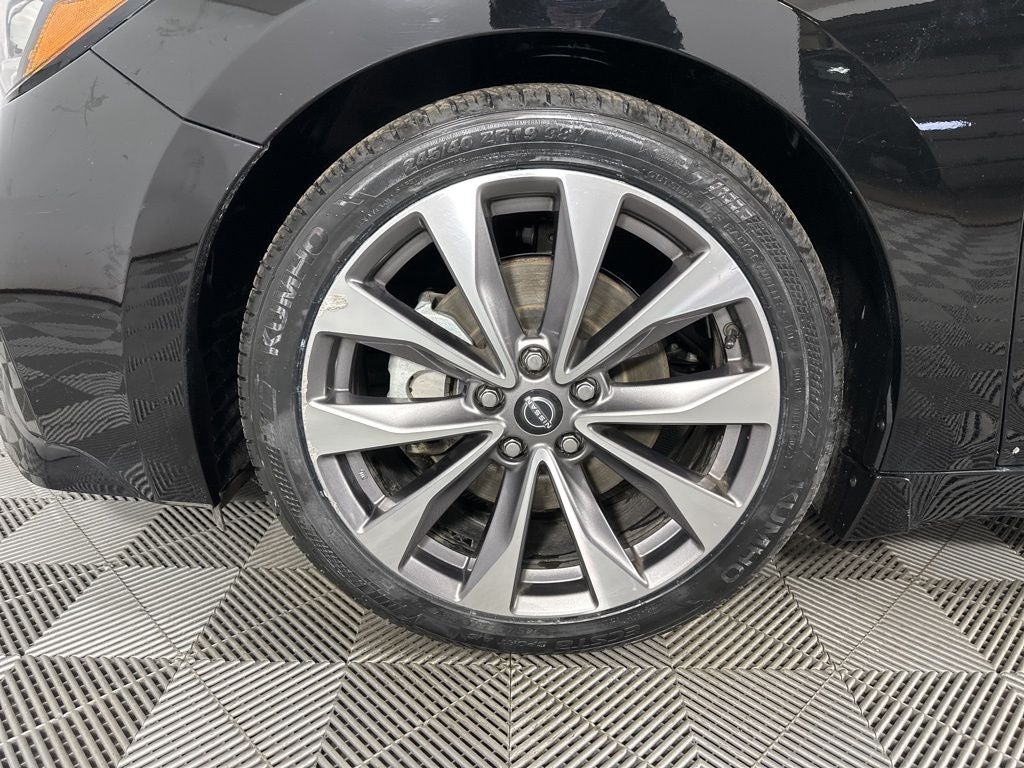 2023 Nissan Maxima Platinum