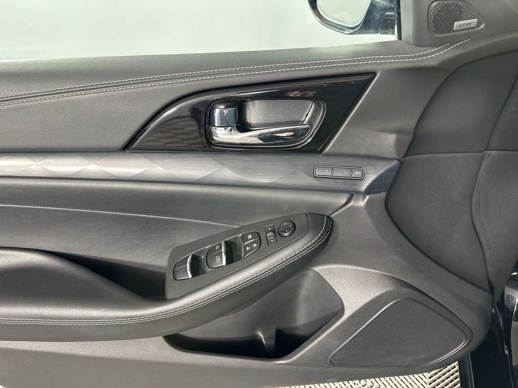 2023 Nissan Maxima Platinum