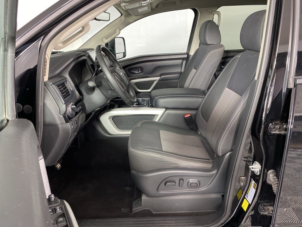 2024 Nissan Titan XD SV