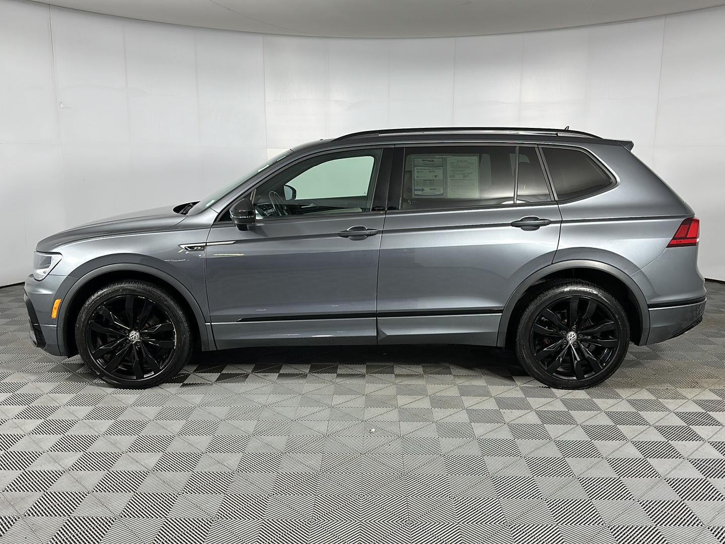 2021 Volkswagen Tiguan SE R-Line Black