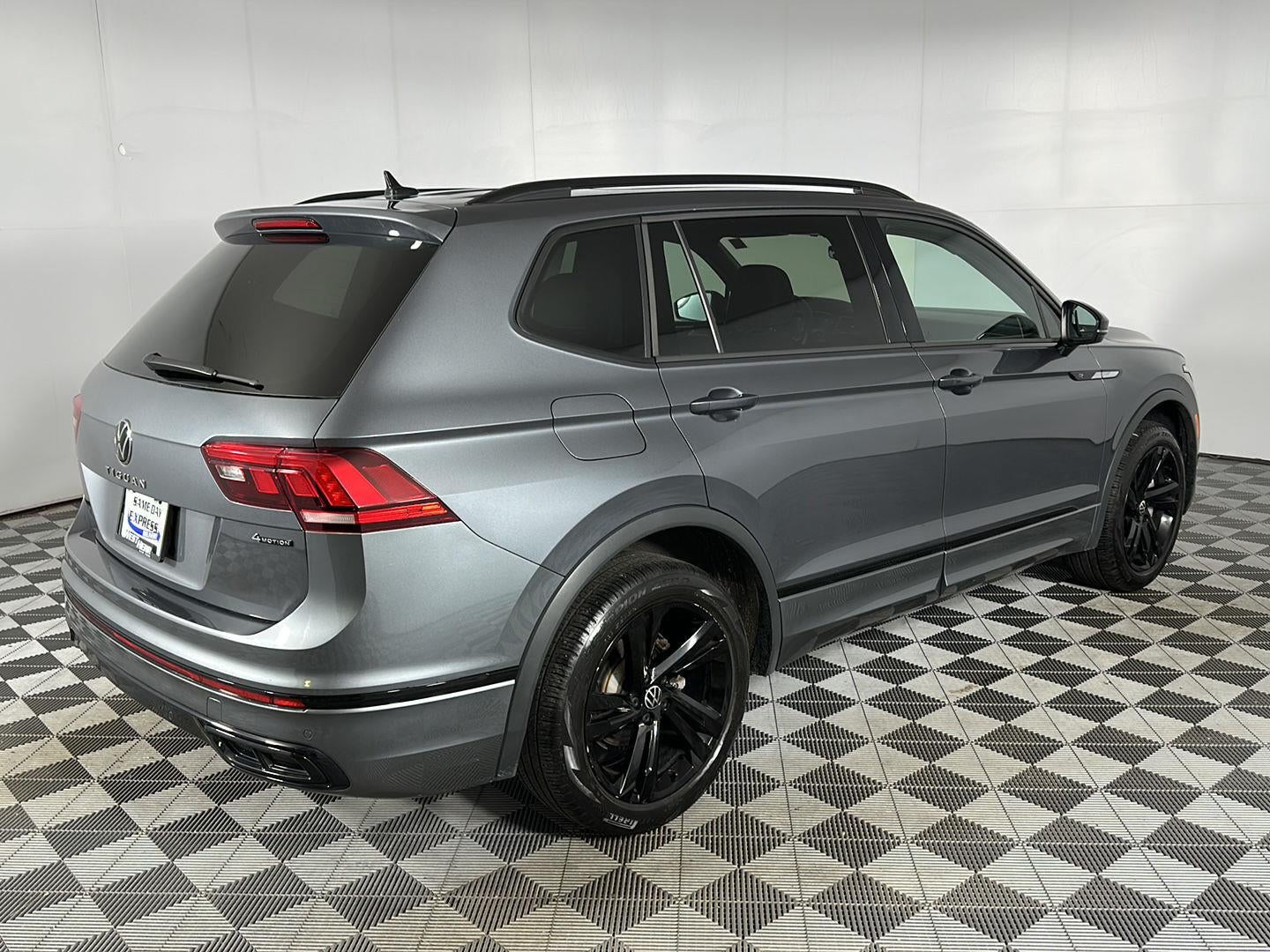 2024 Volkswagen Tiguan SE R-Line Black