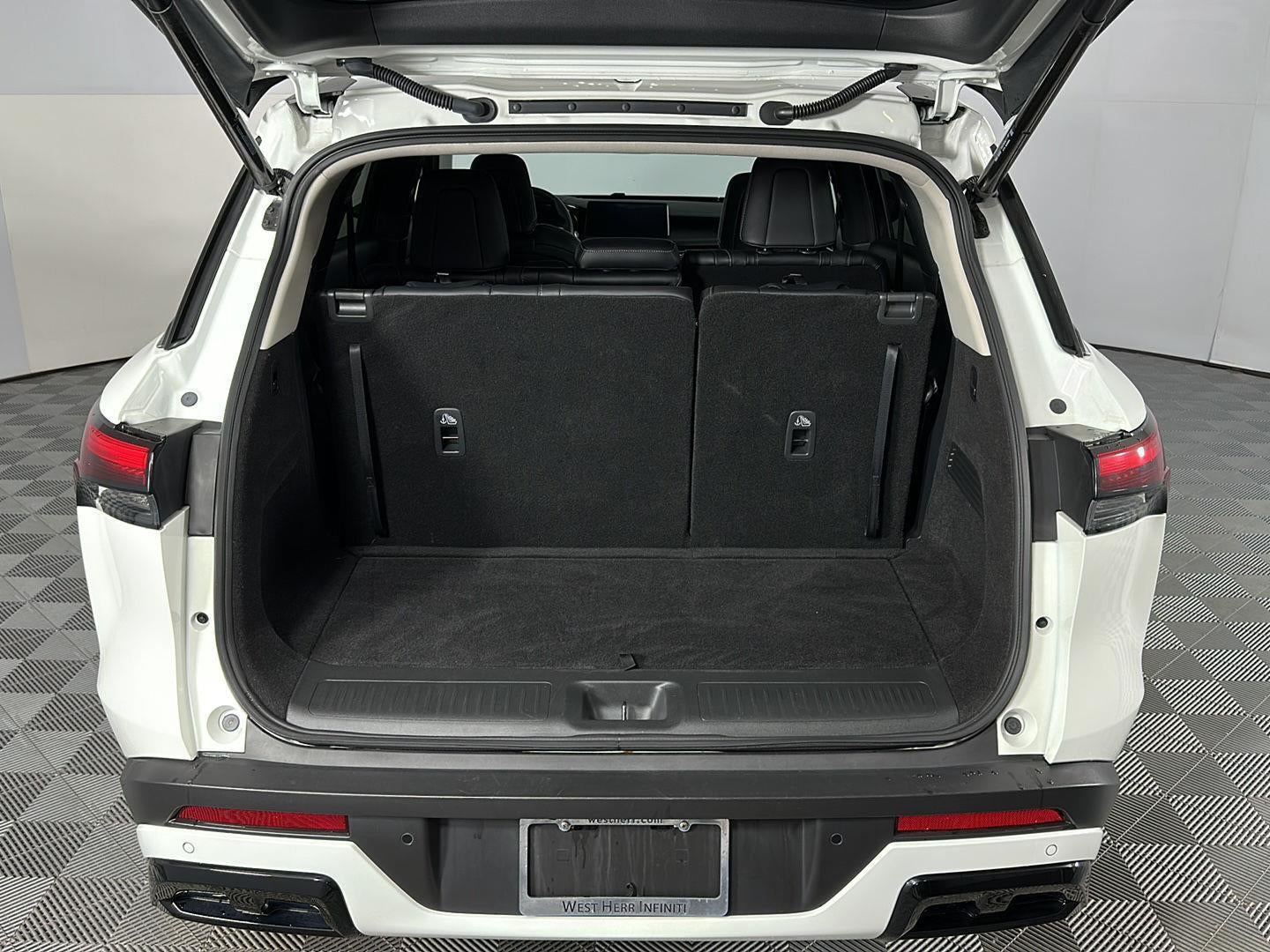 2024 INFINITI QX60 PURE