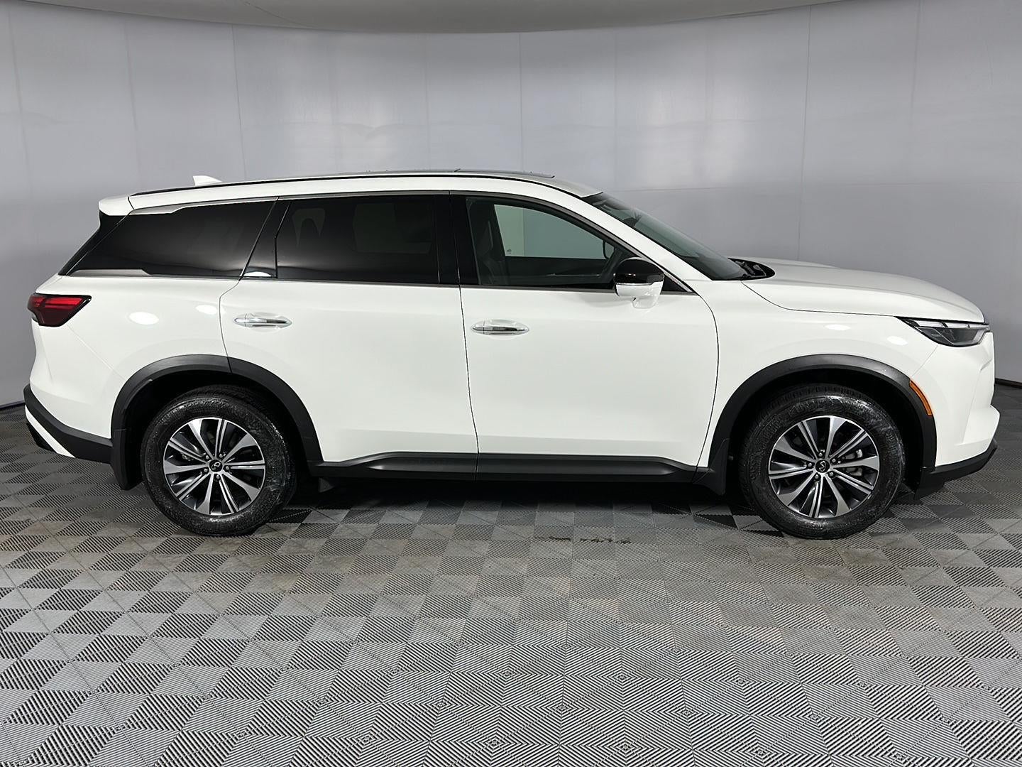 2024 INFINITI QX60 PURE