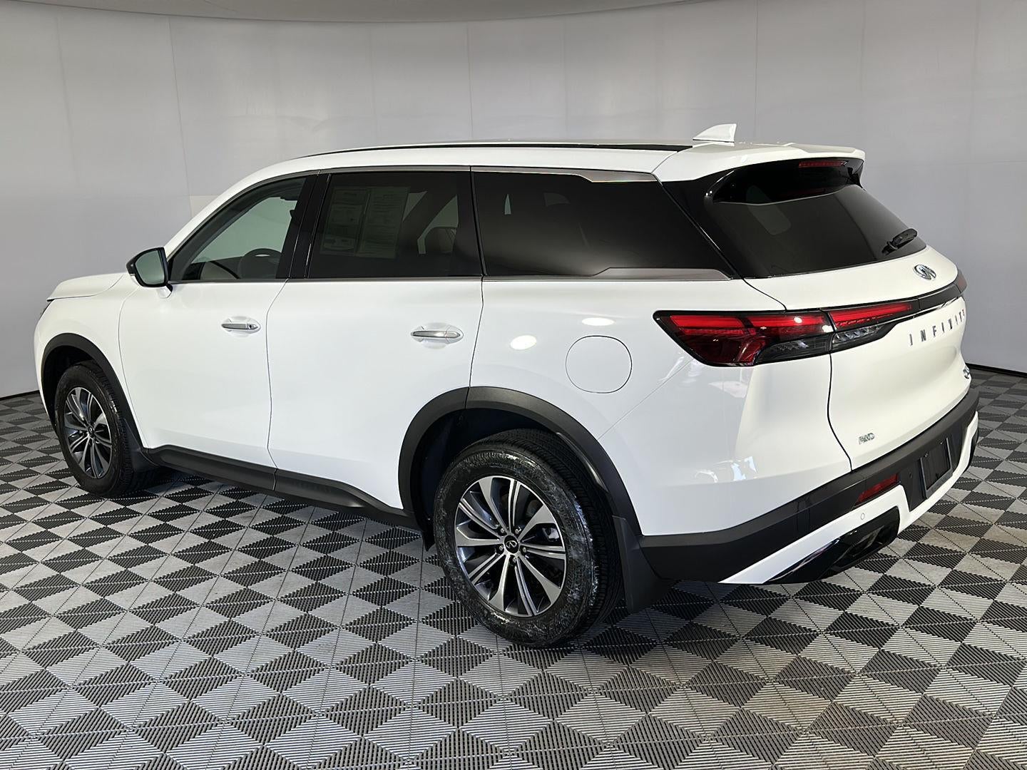 2024 INFINITI QX60 PURE
