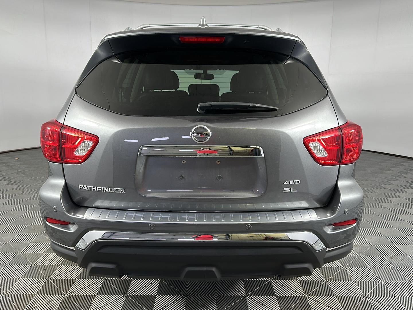 2020 Nissan Pathfinder SL