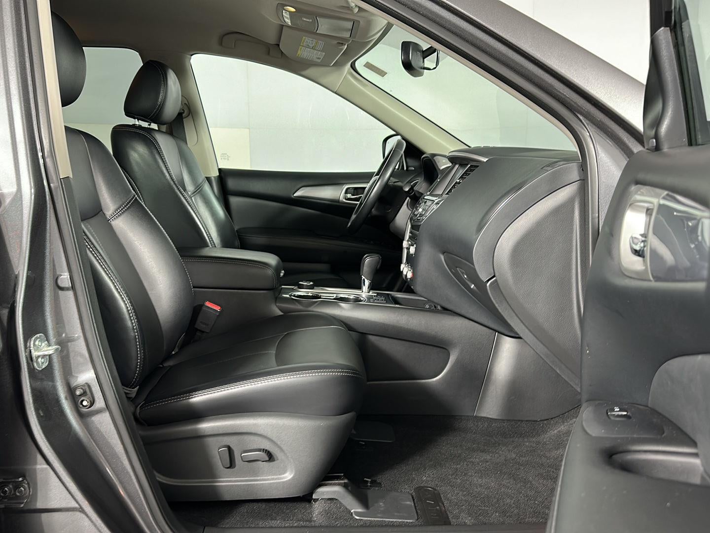 2020 Nissan Pathfinder SL