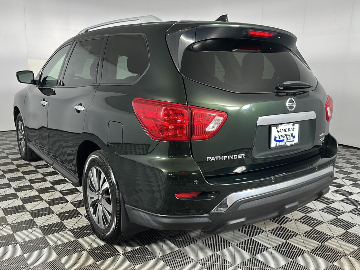 2019 Nissan Pathfinder SV