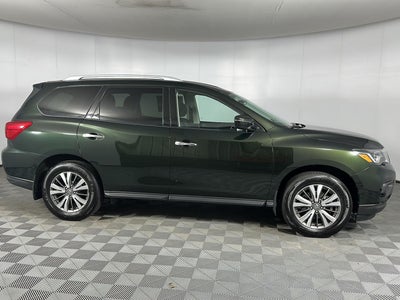 2019 Nissan Pathfinder SV