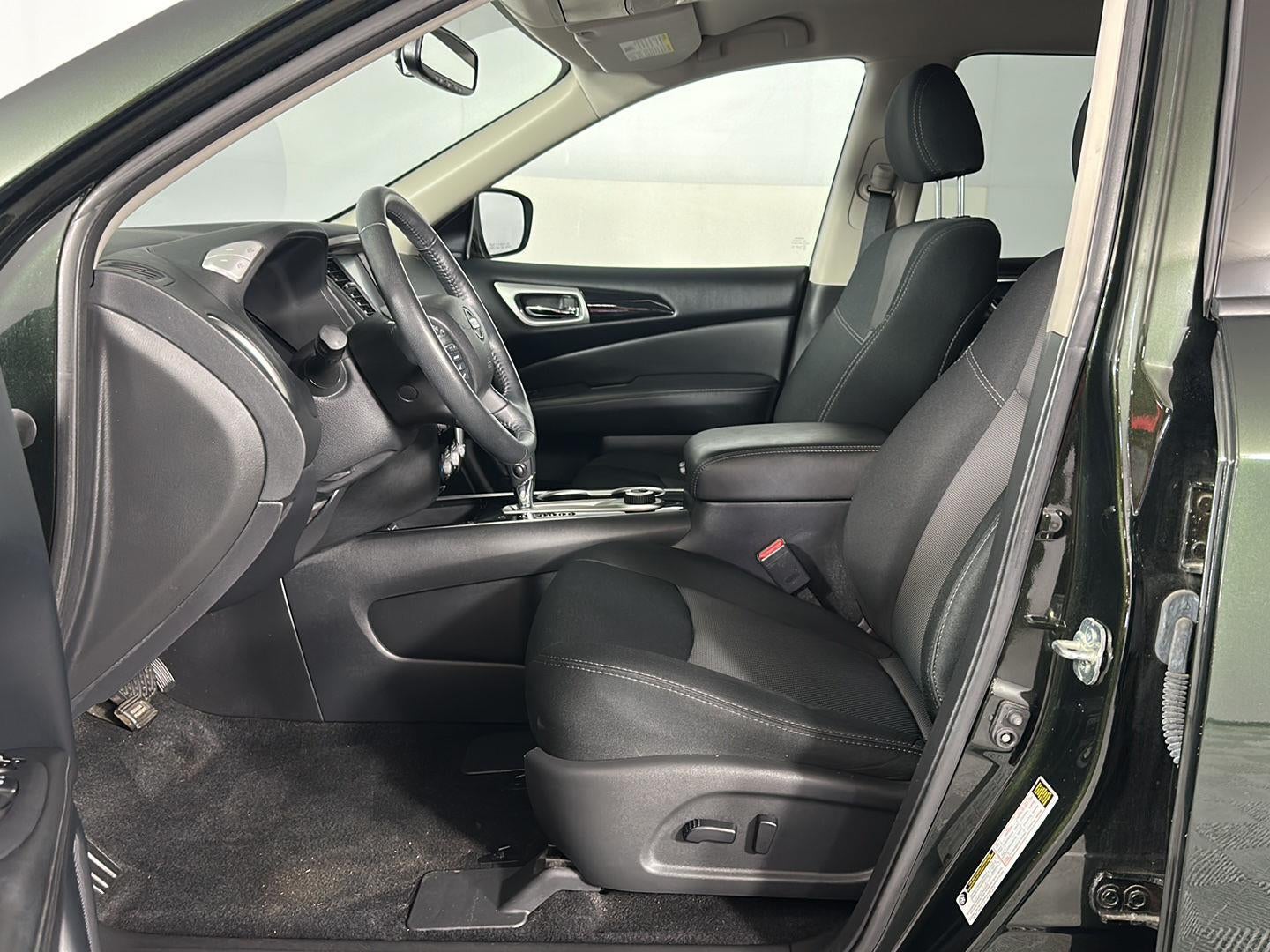 2019 Nissan Pathfinder SV