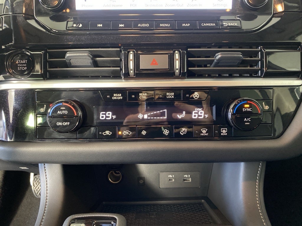 2025 Nissan Pathfinder SL