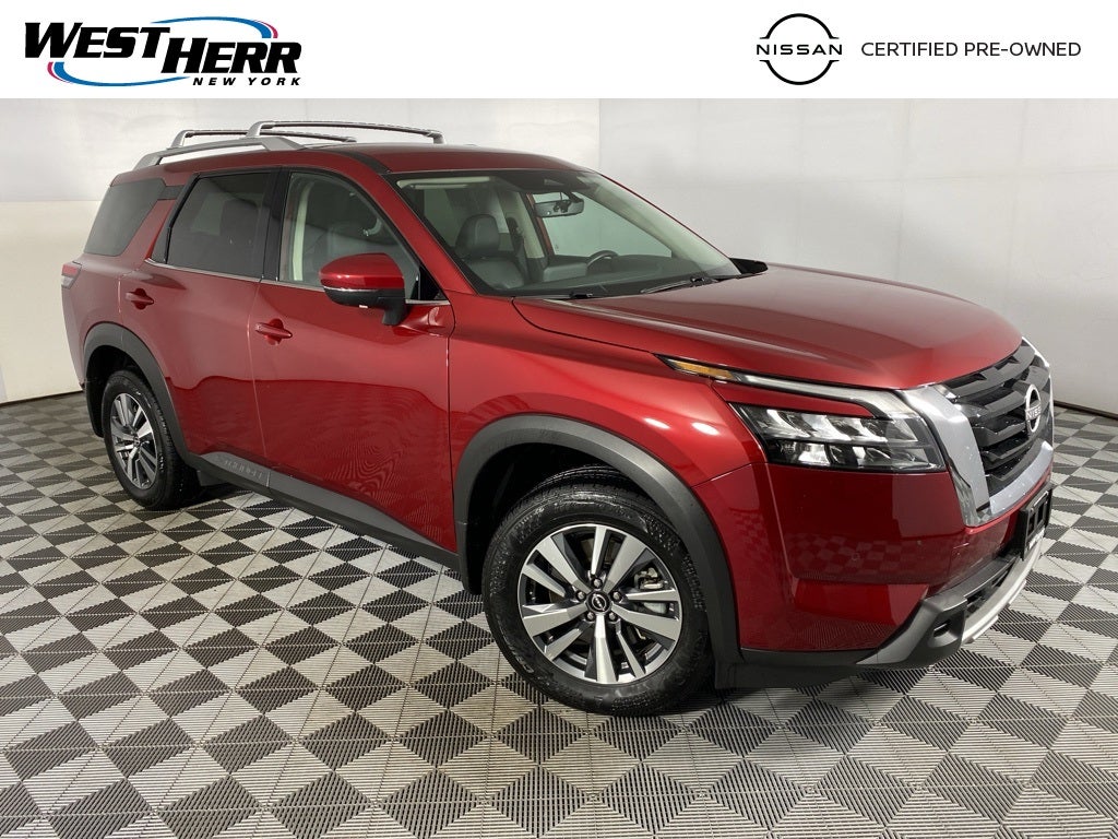 2025 Nissan Pathfinder SL