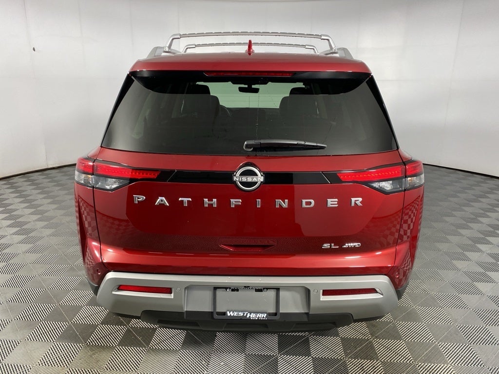 2025 Nissan Pathfinder SL