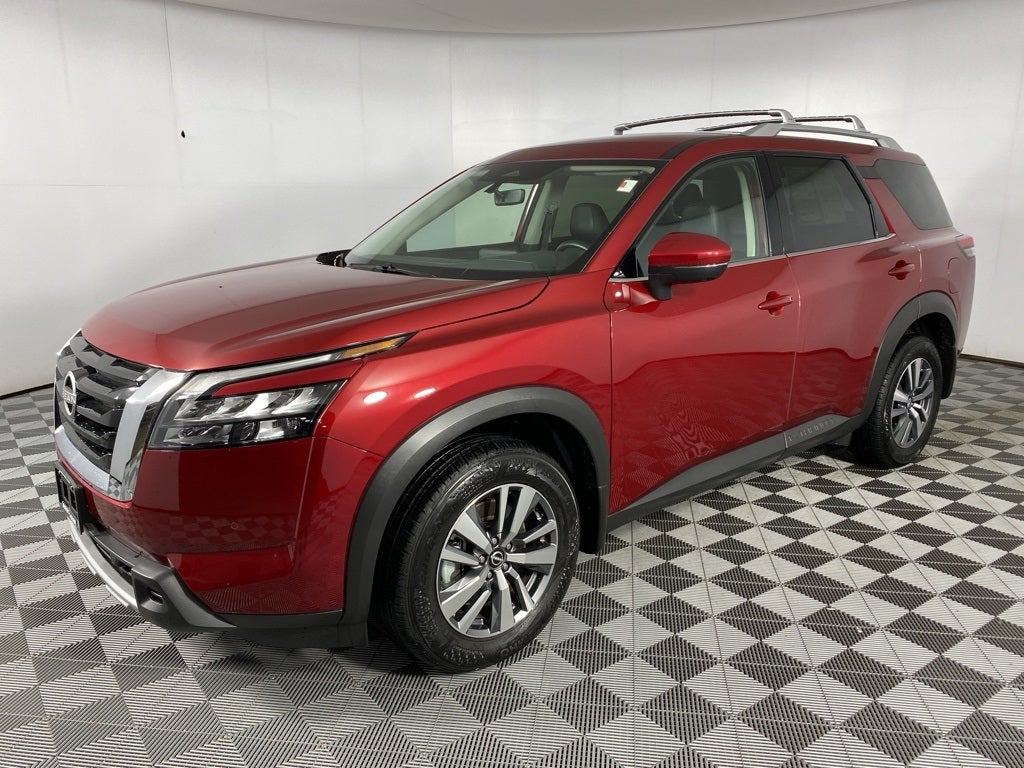 2025 Nissan Pathfinder SL
