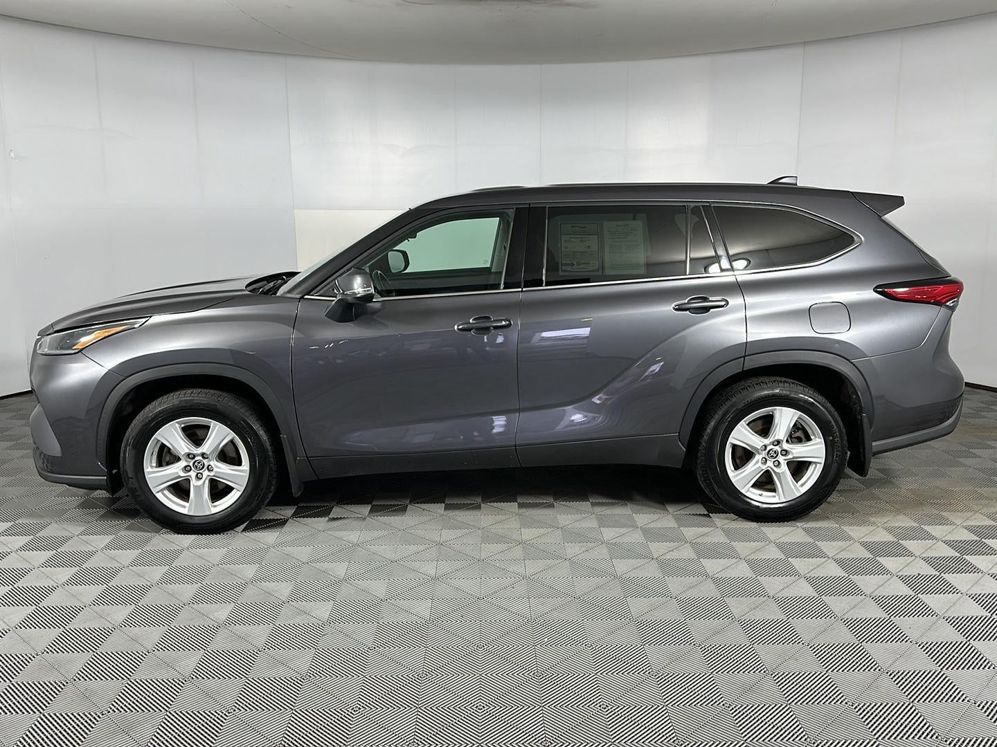 2021 Toyota Highlander LE