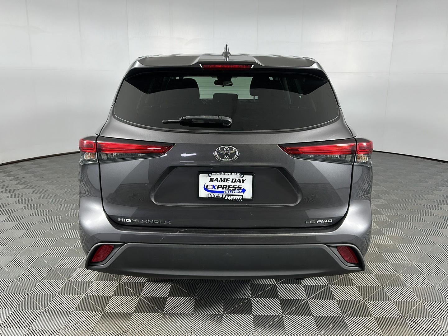 2021 Toyota Highlander LE