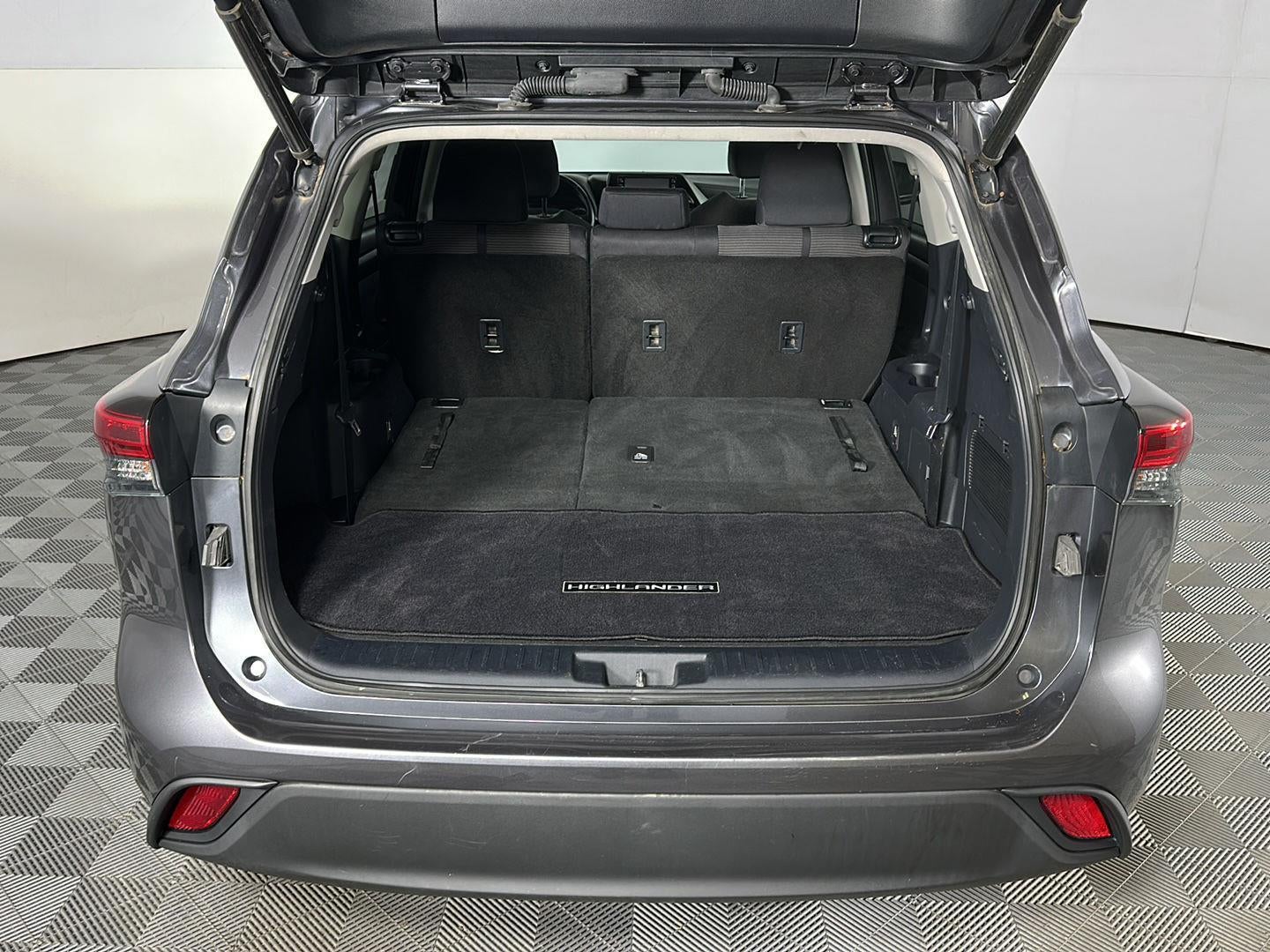 2021 Toyota Highlander LE