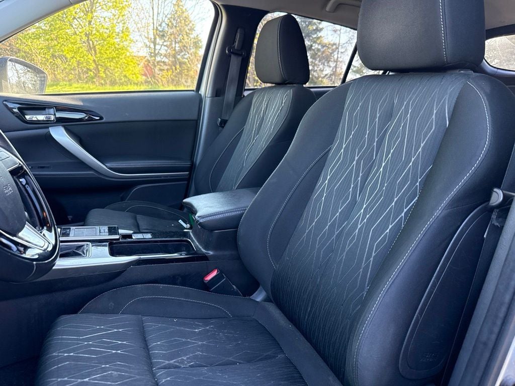 2020 Mitsubishi Eclipse Cross Base