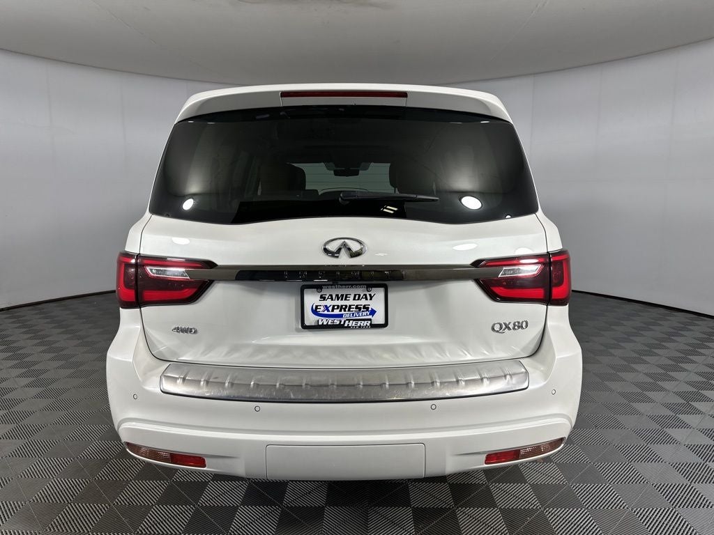 2023 INFINITI QX80 Premium Select