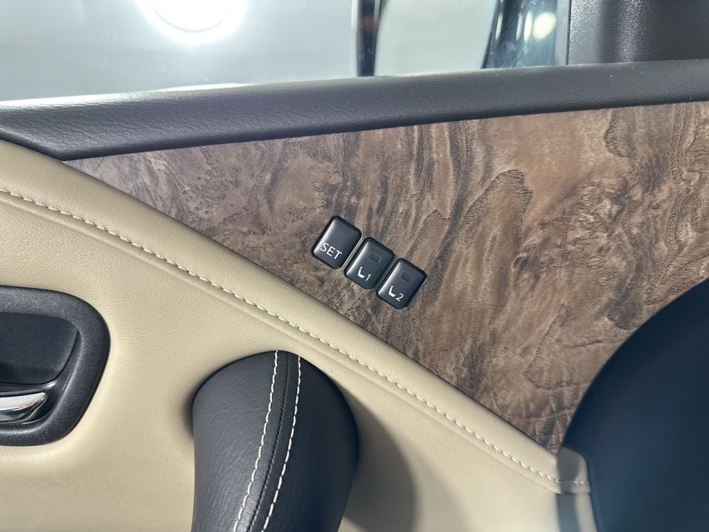 2023 INFINITI QX80 Premium Select