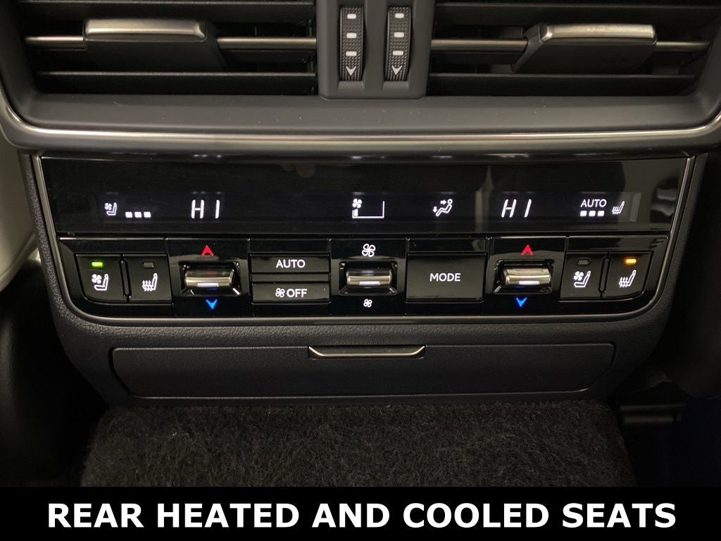 2025 Lexus LX 700h Luxury