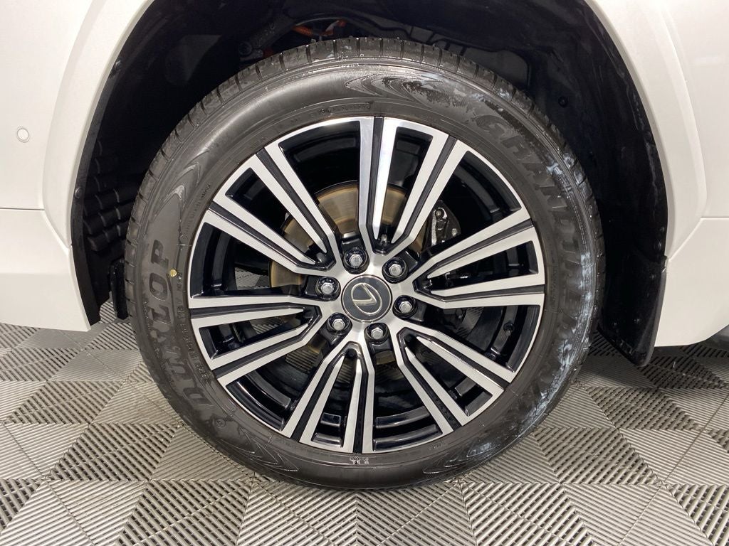 2025 Lexus LX 700h Luxury