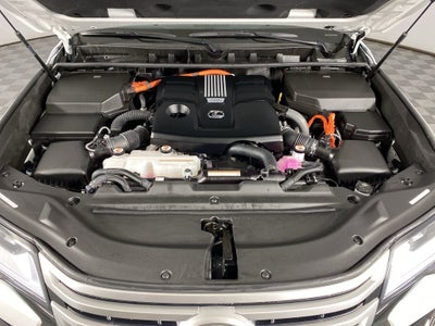 2025 Lexus LX 700h Luxury